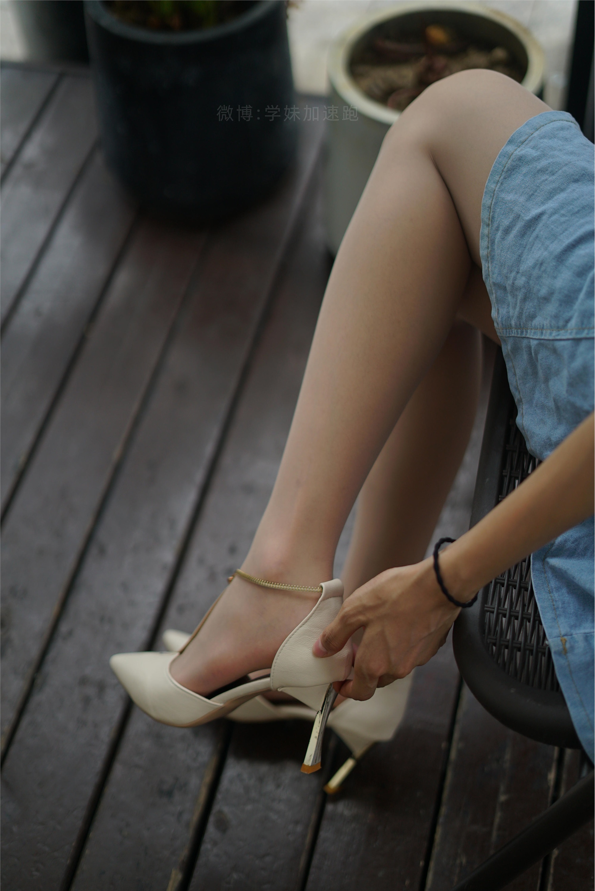 学妹加速跑 XM056《夏日大长腿-盘盘》